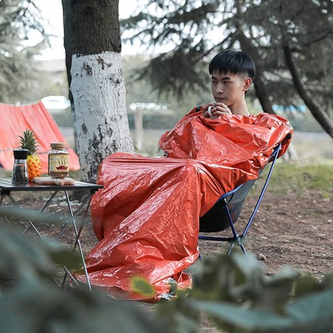 Sac de couchage de survie d'urgence ultra imperméable léger thermique sac de bivouac sac de couverture tente portable et chaude pour le camping en plein air et la randonnée B09V7Y5ZXH